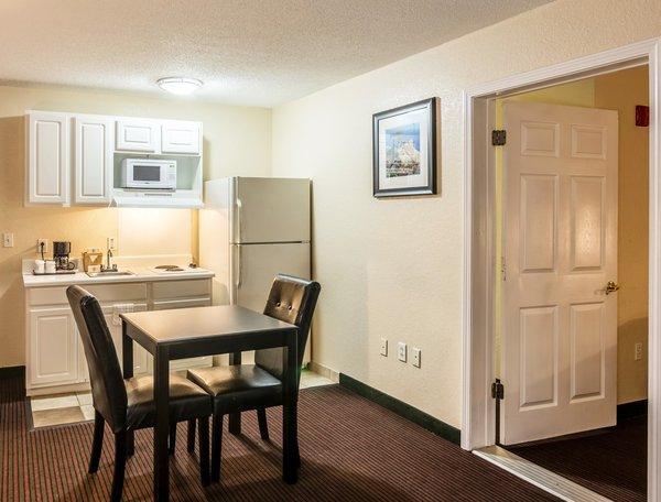 Red Roof Inn & Suites Pensacola-Nas Corry Beach Haven Exteriér fotografie